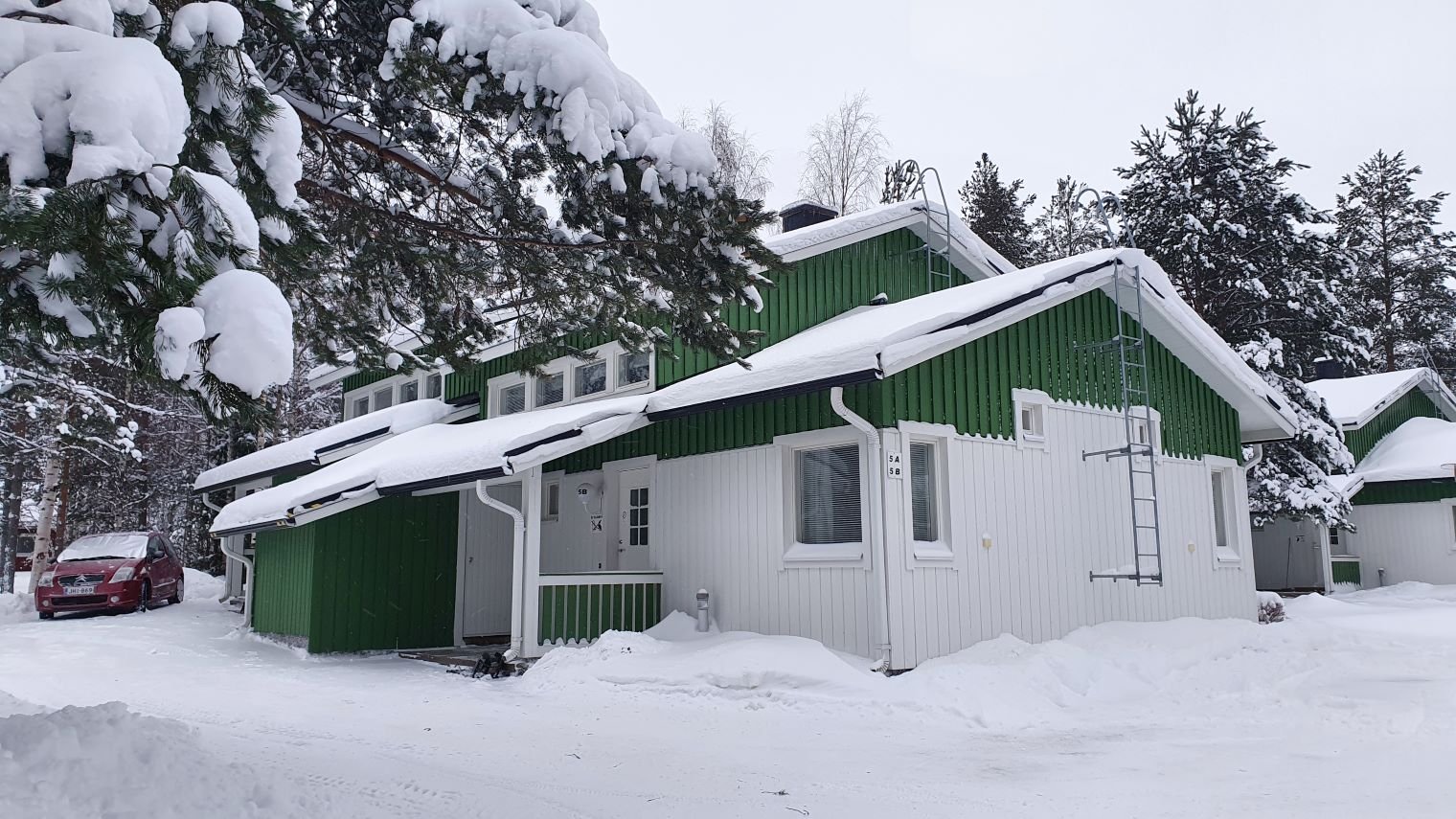 Kulta-Katti julkisivu talvi